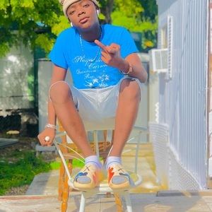 Meet your Posher, Charles